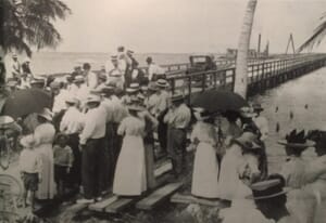 Opening of Collins Bridge in 1913