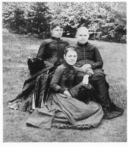 Fannie Tuttle with her mother and grandmother in 1880s