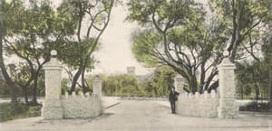 Entrance to Fort Dallas Park in 1905