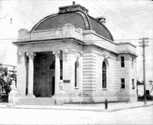 Fort Dallas Bank in 1900