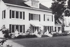 Nolan House in 1979 after columns are removed.