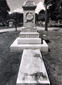 Confederate Monument in October of 1986.
